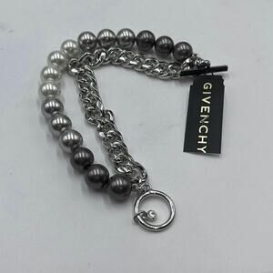 Givenchy Signed Silver Tone
MultiStrand Ombre Gray White Pearl
Bracelet New‎
